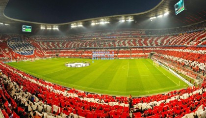 okooo_中超联赛激战正酣，海港领跑积分榜，泰山紧追不舍，保级大战白热化