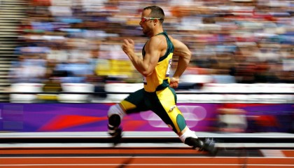 【澳客网】激情碰撞！同城德比战引爆全场，胜负悬念持续至最后一刻