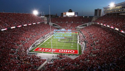 okooo|意甲争冠白热化，国际米兰绝杀登顶，尤文图斯紧追不舍，米兰双雄上演巅峰对决