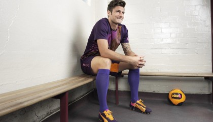 okooo澳客网官网_库里狂砍50分率勇士逆转取胜，三分神射再创历史纪录